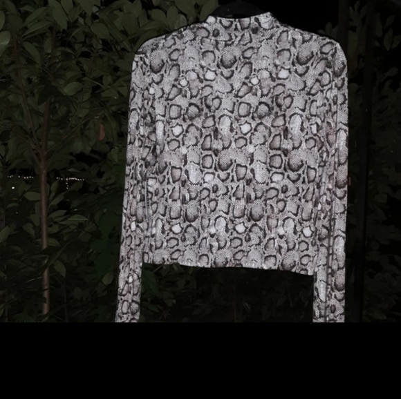 Rewash crop twist front top (xl) - Picture 3 of 6